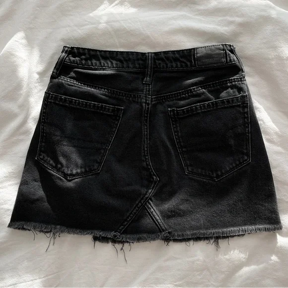 American Eagle Black Denim Mini Skirt - Picture 3 of 7
